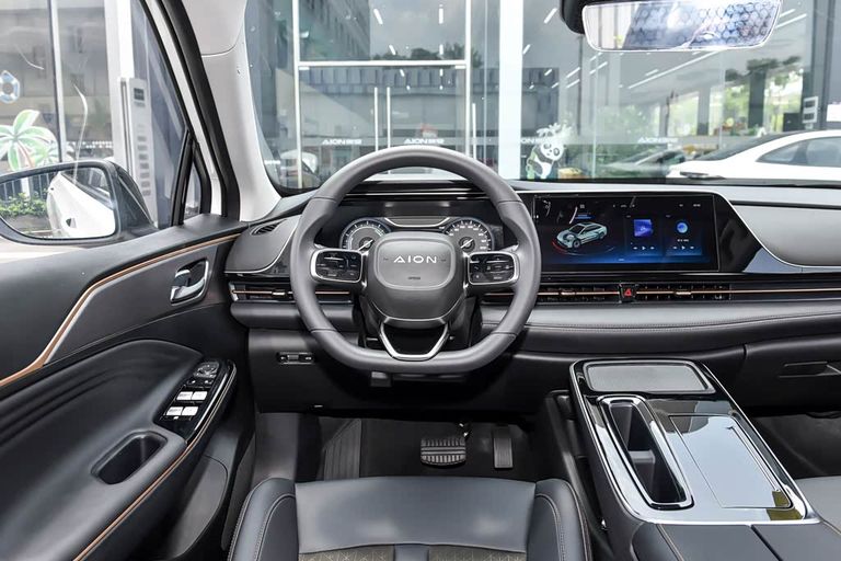 AION ES - interior