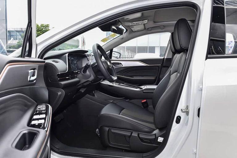 AION ES - interior