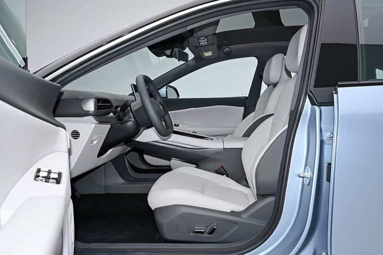 ARCFOX αS5 - interior