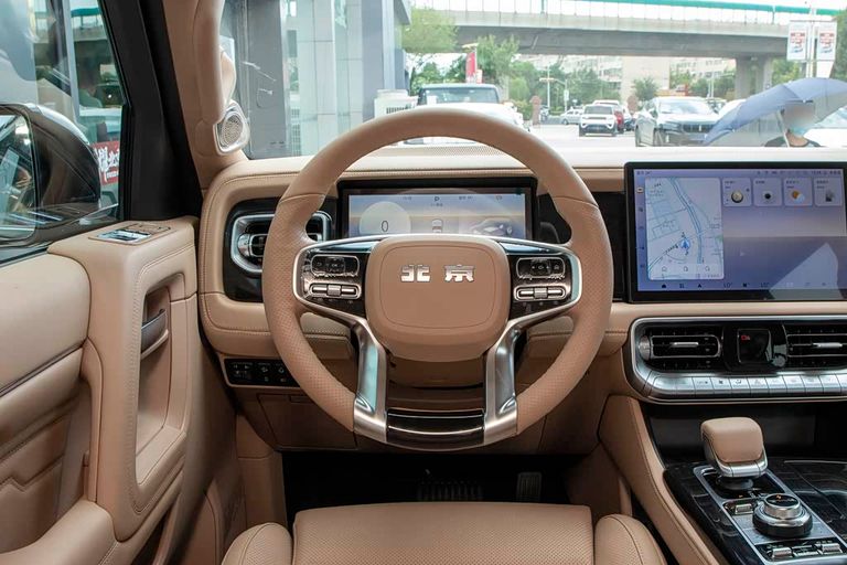 BAW E-M7 - interior