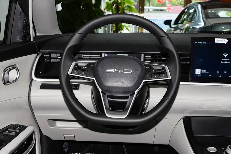 BYD D1 - interior