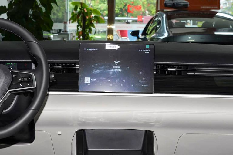 BYD D1 - interior