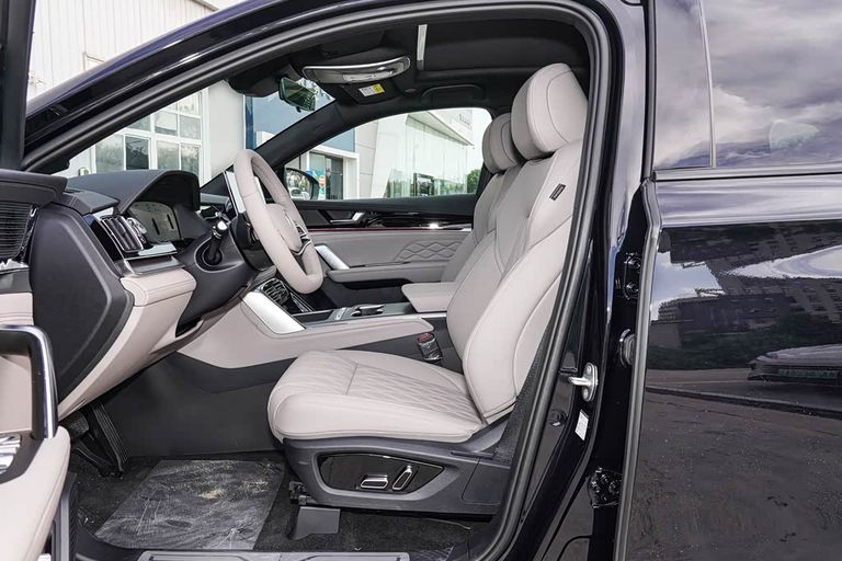 BYD Tang - interior