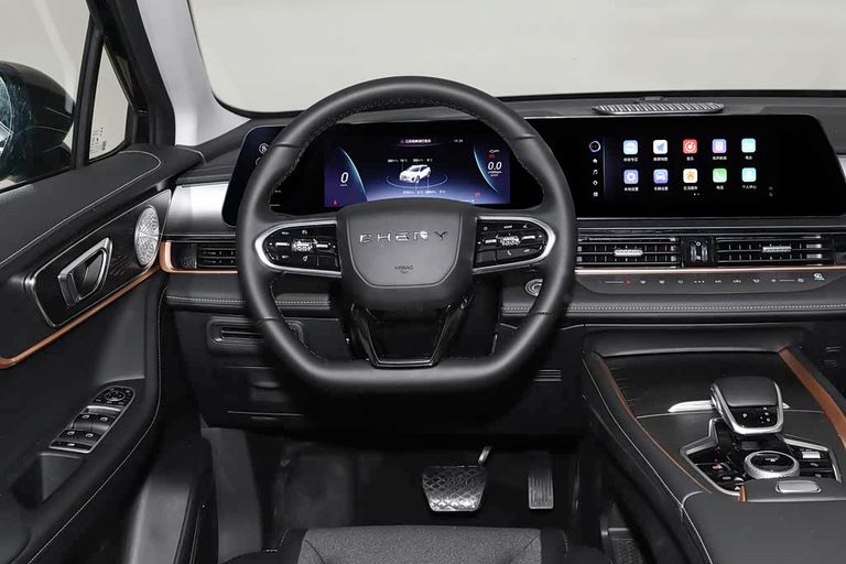 Chery FX / Omoda C5 - interior