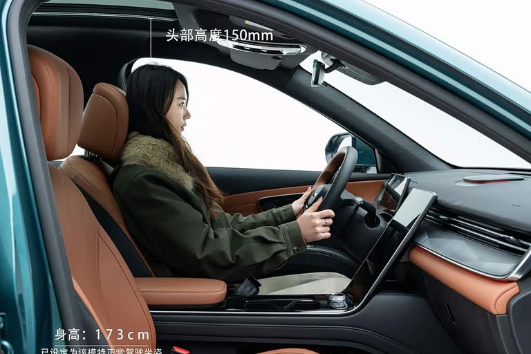 Chery Tiggo 8 - interior