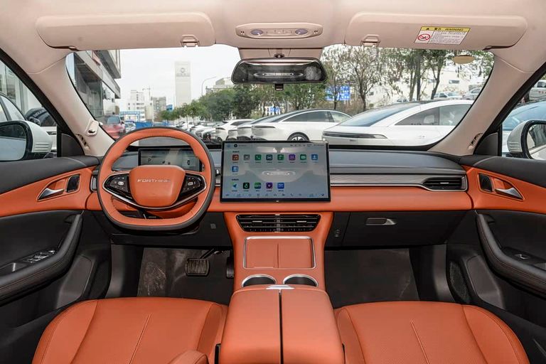 Forthing S7 - interior