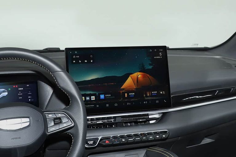 Geely Coolray - interior