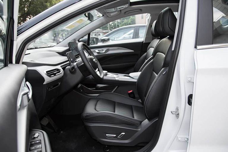 Geely Geometry C - interior