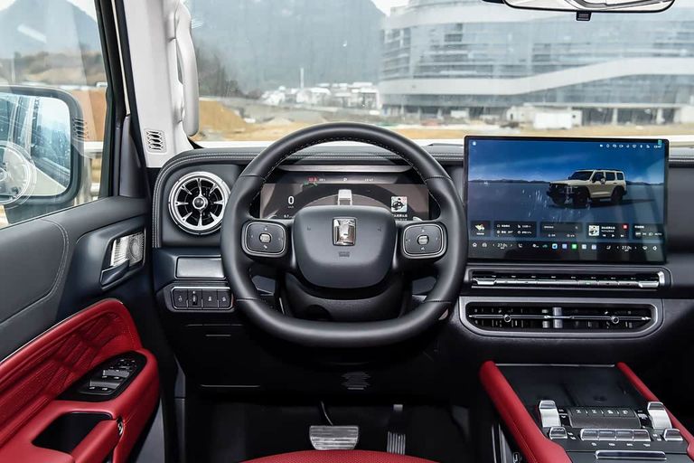 GWM Tank 300 - interior