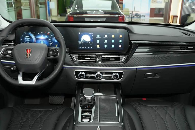 Hongqi HS5 - interior