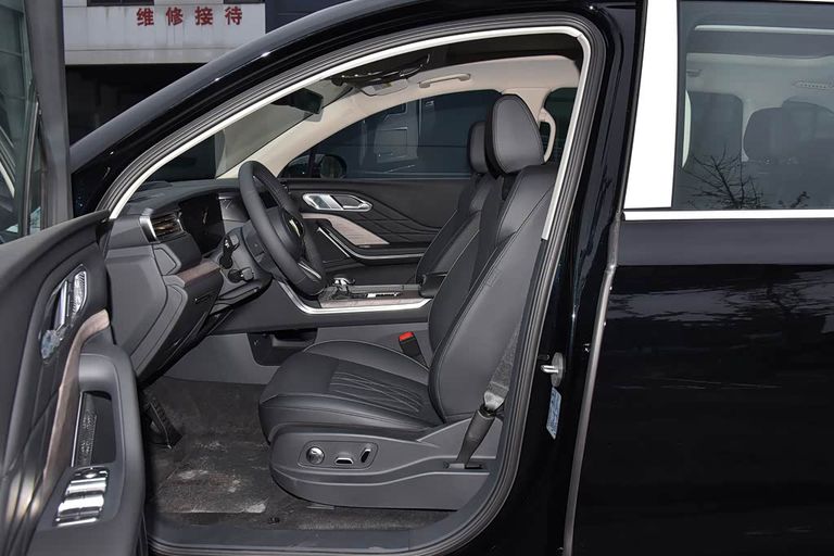 Hongqi HS7 - interior