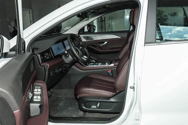 Jetour X90 Plus - interior