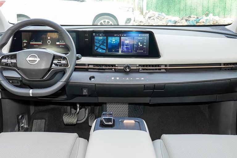 Nissan ARIYA - interior