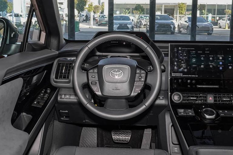 GAC Toyota bZ4X - interior
