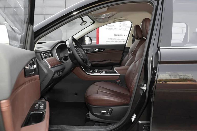 VGV U75Plus - interior