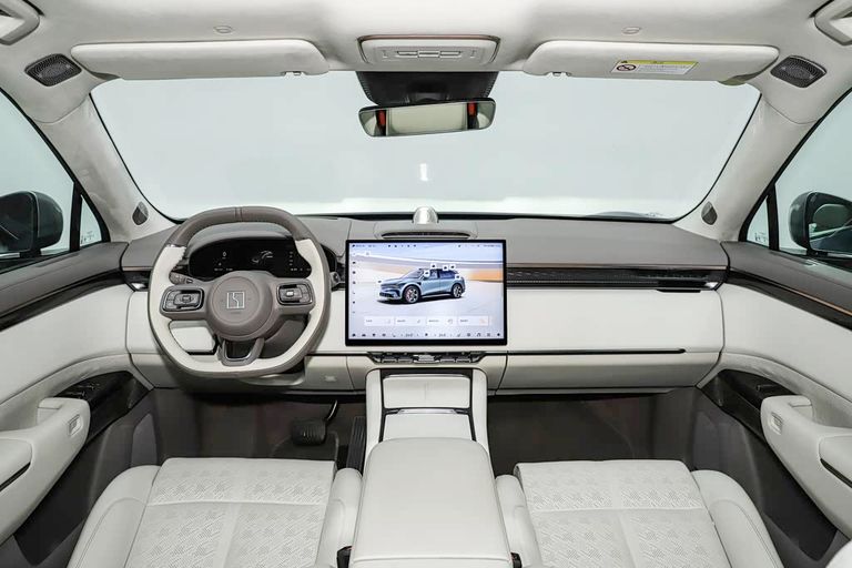 Zeekr 7X - interior