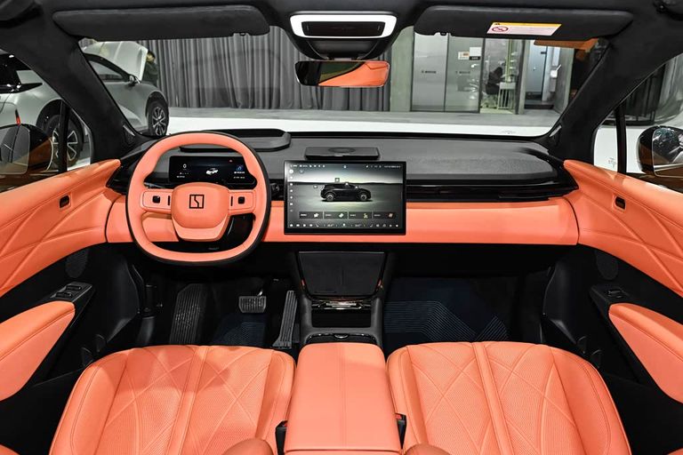 Zeekr X - interior