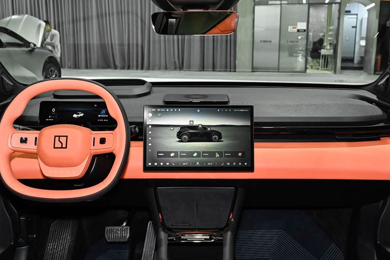 Zeekr X - interior
